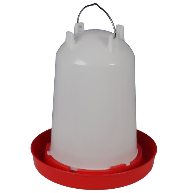 Abreuvoir en plastique avec fermeture à baïonnette et poignée de transport